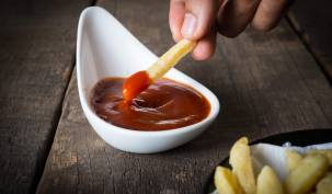 Tâche de sauce sur la moquette : que faire et ne pas faire ?