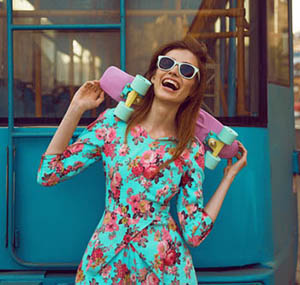 Inspiration deco fleurs femme robe imprimee fleurie Inspiration deco fleurs femme robe imprimee fleurie